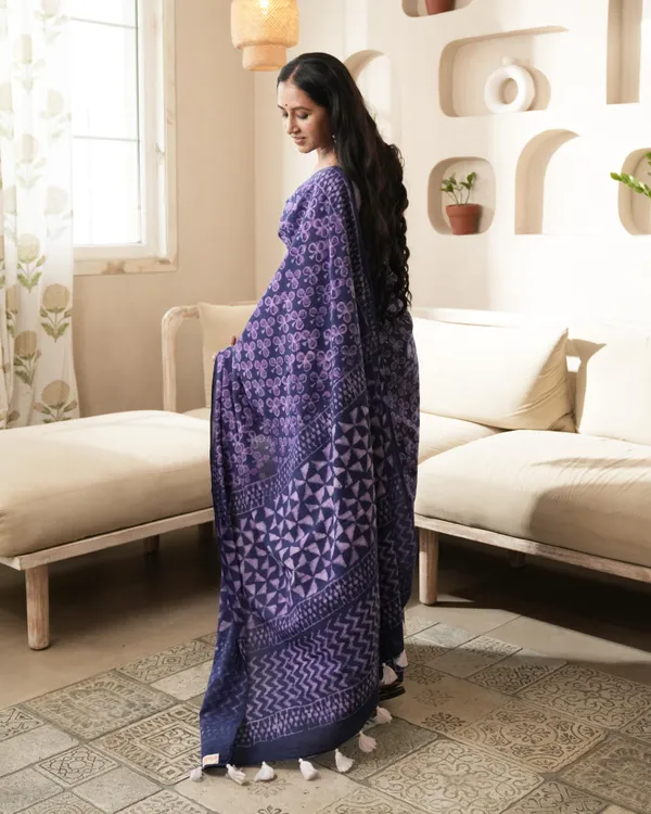 Indigo_Cotton_Dabu_Printed_Mul_Saree_For_Women